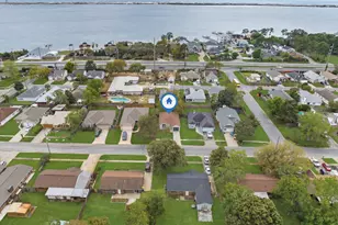 811 Boulevard De L'Orleans, Mary Esther, FL 32569 - Photo 2