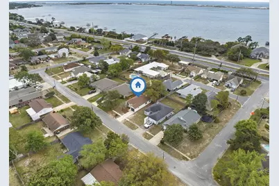 811 Boulevard De L'orleans, Mary Esther, FL 32569 - Photo 38