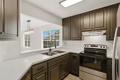 811 Boulevard De L'orleans, Mary Esther, FL 32569 - Photo 6