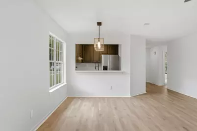 811 Boulevard De L'orleans, Mary Esther, FL 32569 - Photo 14