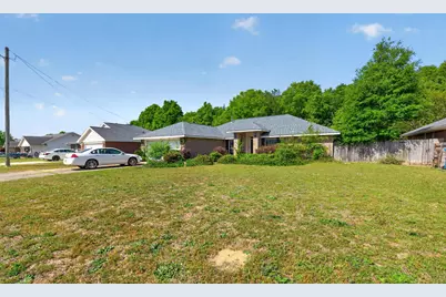 4977 Spencer Oaks Boulevard, Pace, FL 32571 - Photo 2