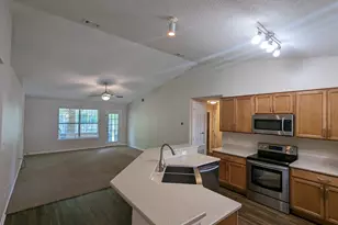 9768 Parker Lake Cir, Navarre, FL 32566 - Photo 10