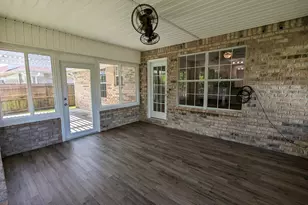 9768 Parker Lake Cir, Navarre, FL 32566 - Photo 34