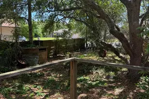 6709 Betty Ln, Navarre, FL 32566 - Photo 8