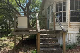 6709 Betty Ln, Navarre, FL 32566 - Photo 4