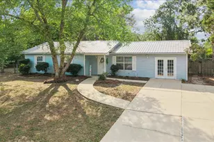 2549 Weeping Willow Ln, Navarre, FL 32566 - Photo 2
