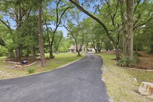 6902 Santa Clara Dr, Navarre, FL 32566 - Photo 2