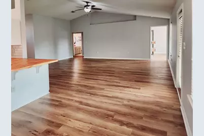 9848 Parker Lake Circle, Navarre, FL 32566 - Photo 6