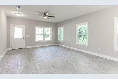 9946 Mariposa Street, Navarre, FL 32566 - Photo 4