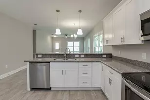 9946 Mariposa St, Navarre, FL 32566 - Photo 8