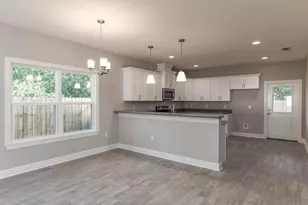 9946 Mariposa St, Navarre, FL 32566 - Photo 6
