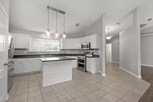2081 Seagrape Dr, Navarre, FL 32566 - Photo 10