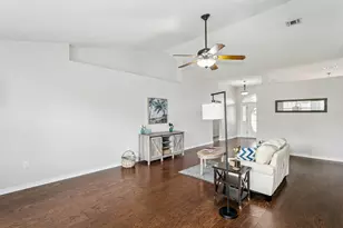 2298 Heritage Cir, Navarre, FL 32566 - Photo 8