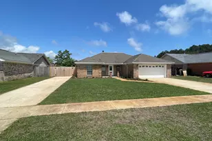 2212 Peachwood Ct, Navarre, FL 32566 - Photo 2