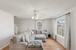 446 Sandy Ridge Cir, Mary Esther, FL 32569 - Photo 2