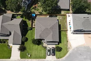 7325 Emily Magnolia Ct, Navarre, FL 32566 - Photo 4