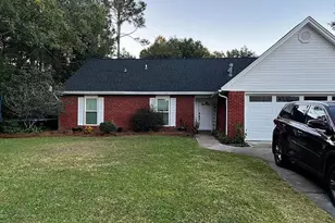 2 Crescent Ct, Mary Esther, FL 32569 - Photo 1