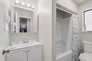 7453 Sunset Harbor Dr, Navarre, FL 32566 - Photo 6