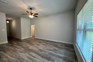 5723 Maggie Rose Cir, Milton, FL 32570 - Photo 4