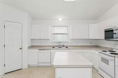 9523 Parker Place Drive, Navarre, FL 32566 - Photo 12