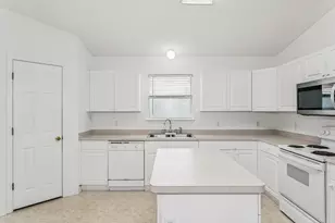 9523 Parker Pl Dr, Navarre, FL 32566 - Photo 12