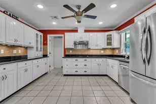 209 Shoreline Dr, Gulf Breeze, FL 32561 - Photo 10