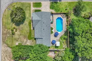 209 Shoreline Dr, Gulf Breeze, FL 32561 - Photo 2