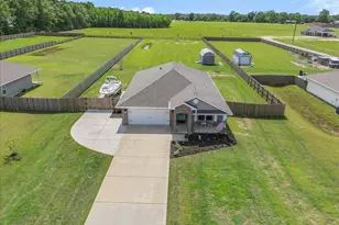 7821 Marion Wy, Pace, FL 32571 - Photo 2