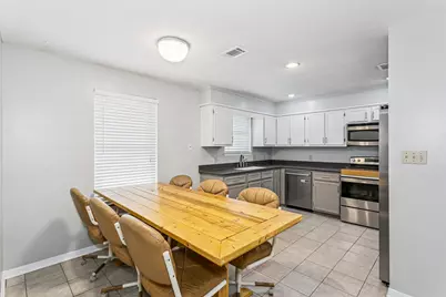 9409 Victoria Lane, Navarre, FL 32566 - Photo 10