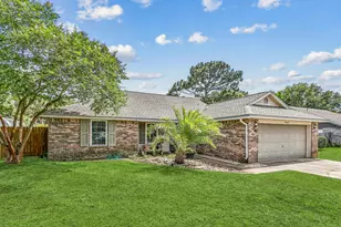 9409 Victoria Ln, Navarre, FL 32566 - Photo 2