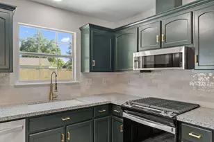 601 E Scott Street E, Pensacola, FL 32503 - Photo 10