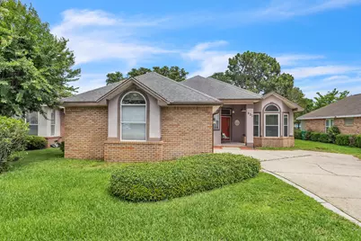921 Shalimar Point Drive, Shalimar, FL 32579 - Photo 1