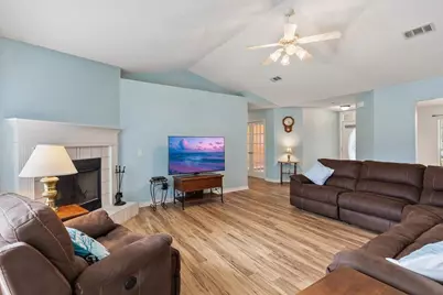 6835 Liberty Street, Navarre, FL 32566 - Photo 8