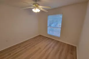 2405 Hemlock Dr, Navarre, FL 32566 - Photo 4