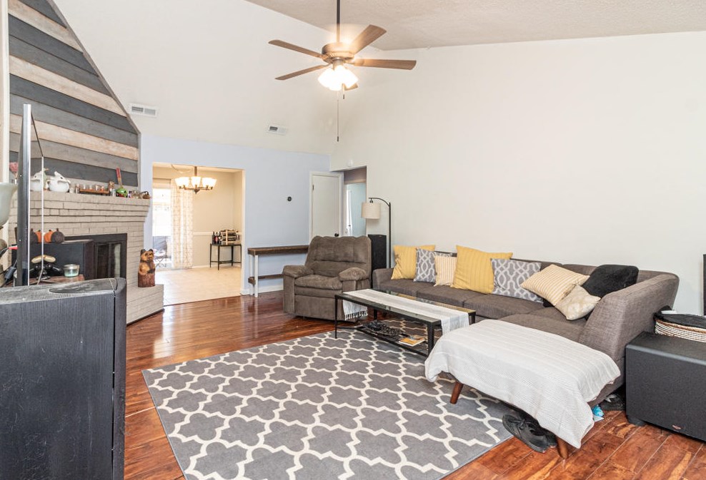 141 Deville Dr, Mary Esther, FL 32569-1466