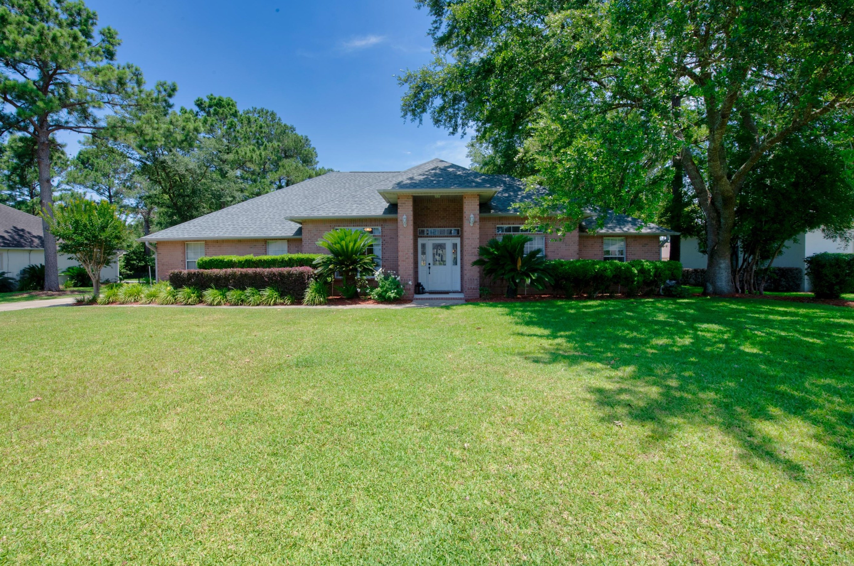 5706 English Turn Dr, Milton, FL 32571