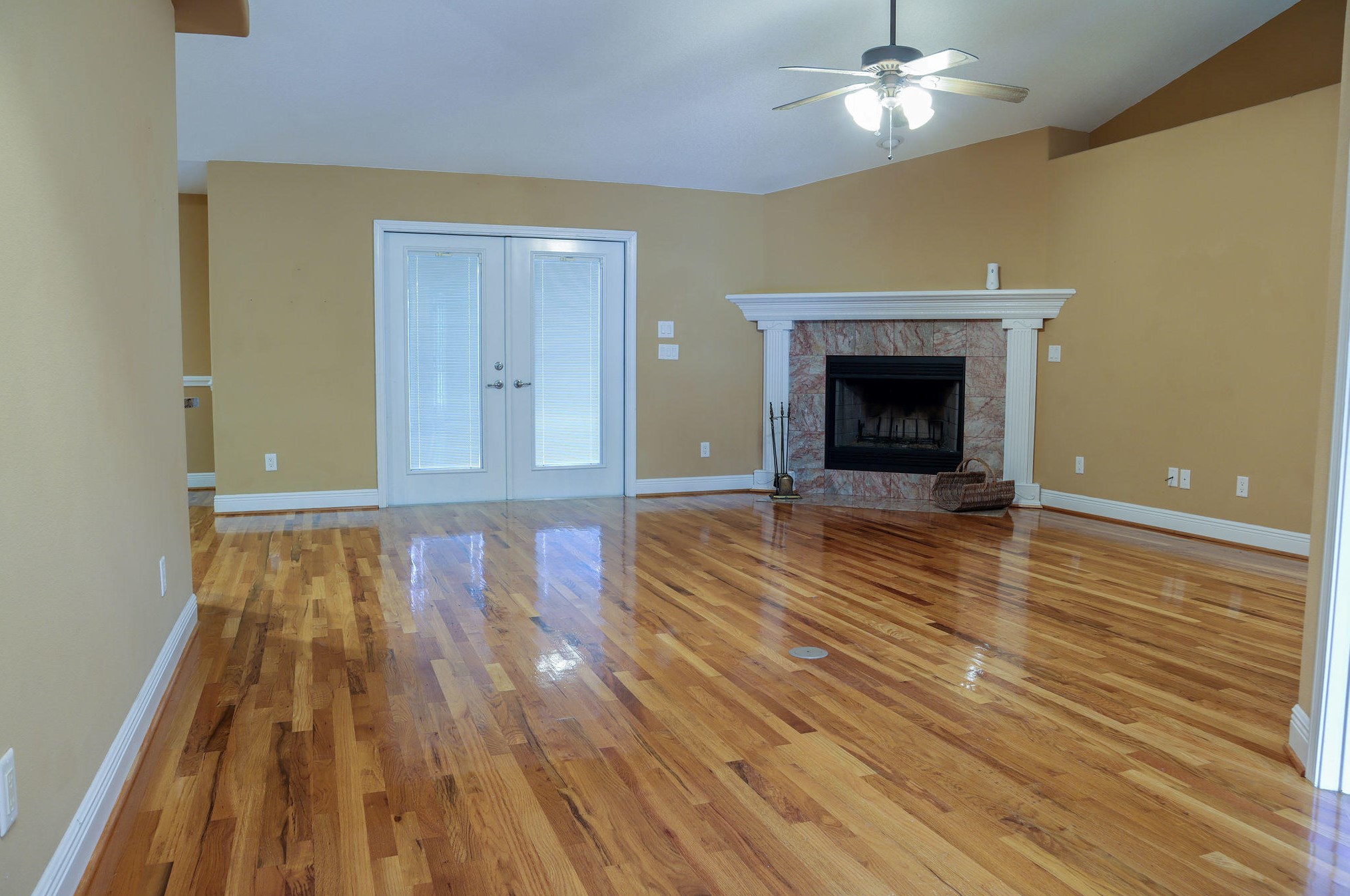 913 View Dr, Alford, FL 32420