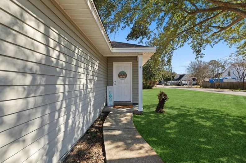 14 2nd St, Shalimar, FL 32579