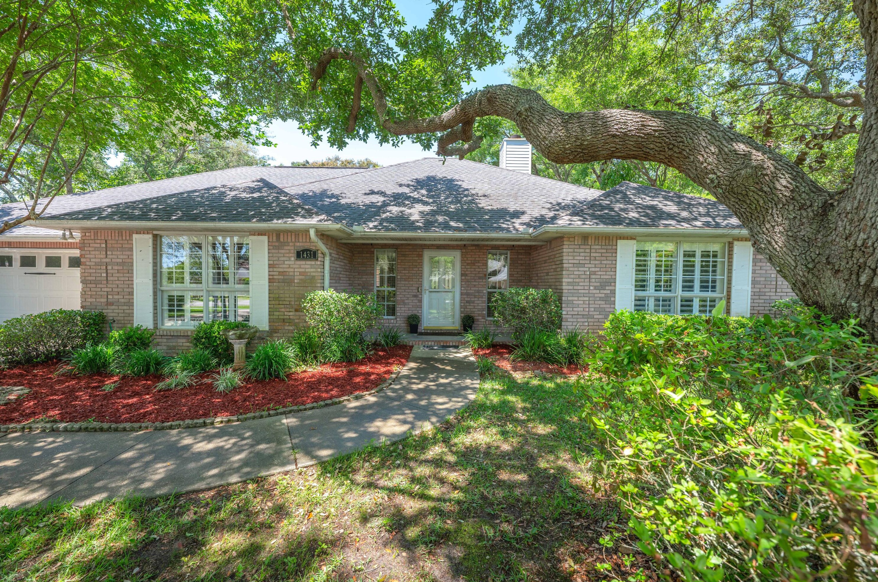 1431 Castnet Dr, Gulf Breeze, FL 32566-7438