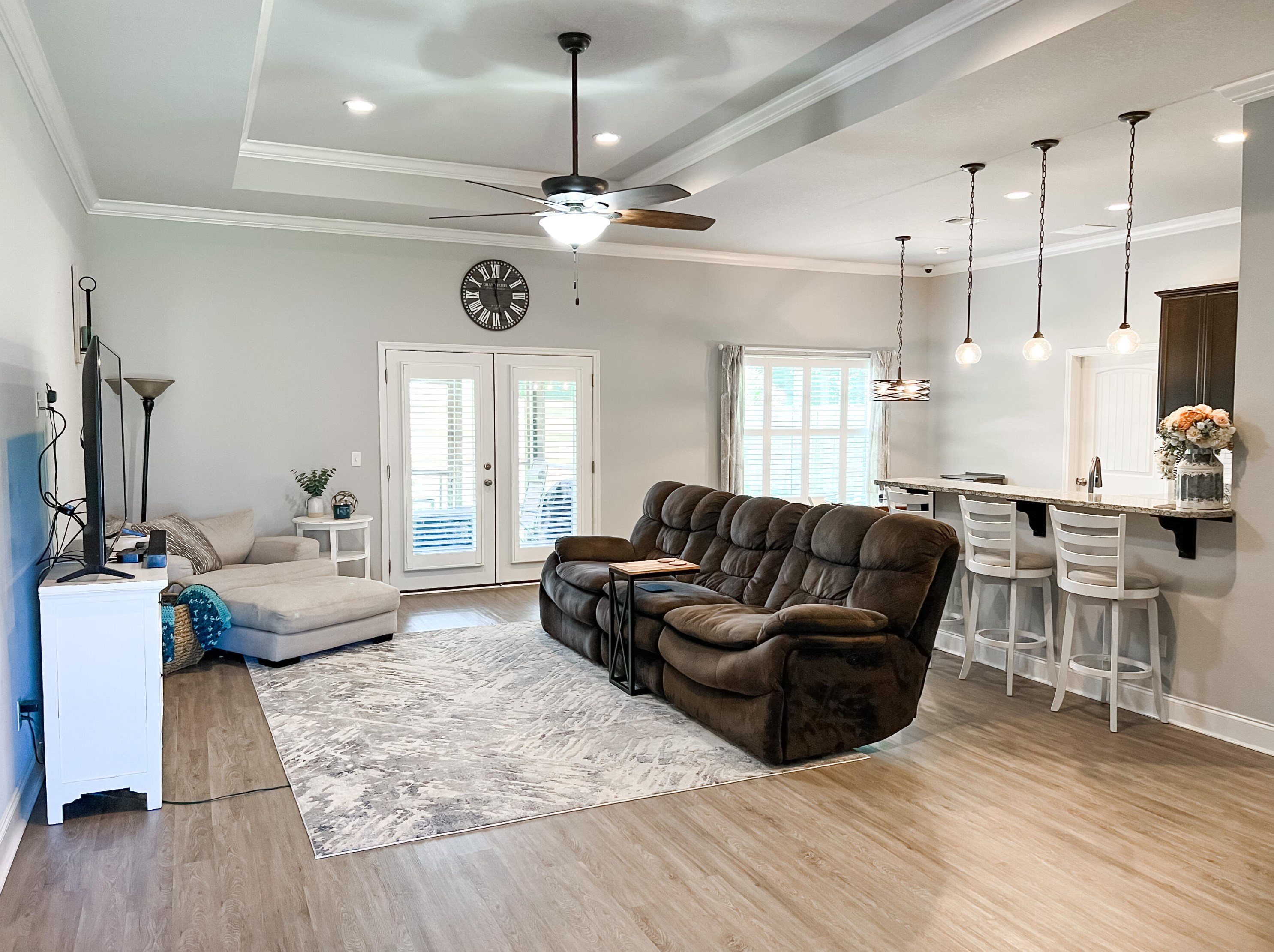515 W Pine Street W, Mary Esther, FL 32569