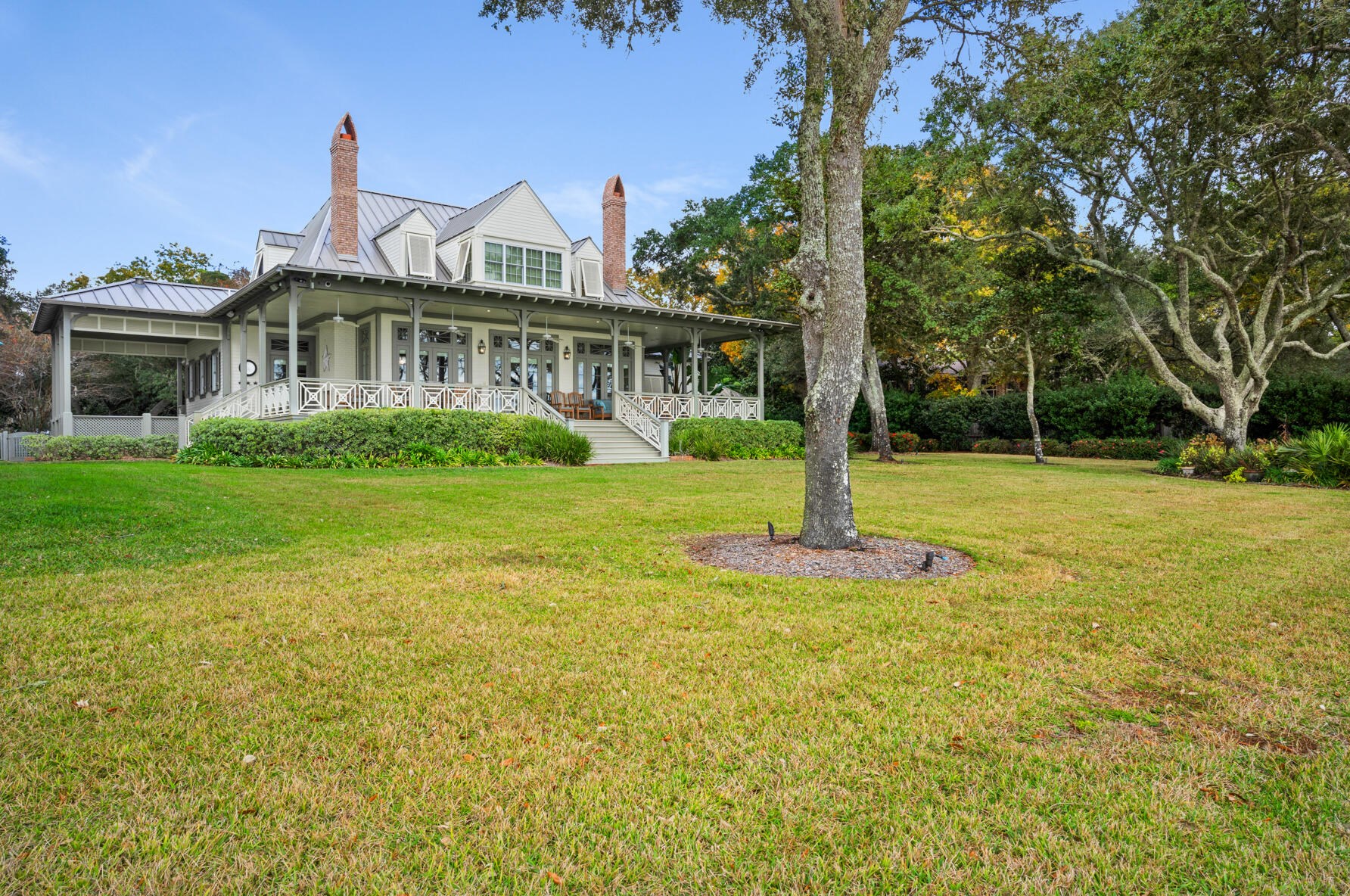 741 Miracle Strip Pkwy, Mary Esther FL  32569-1841 exterior