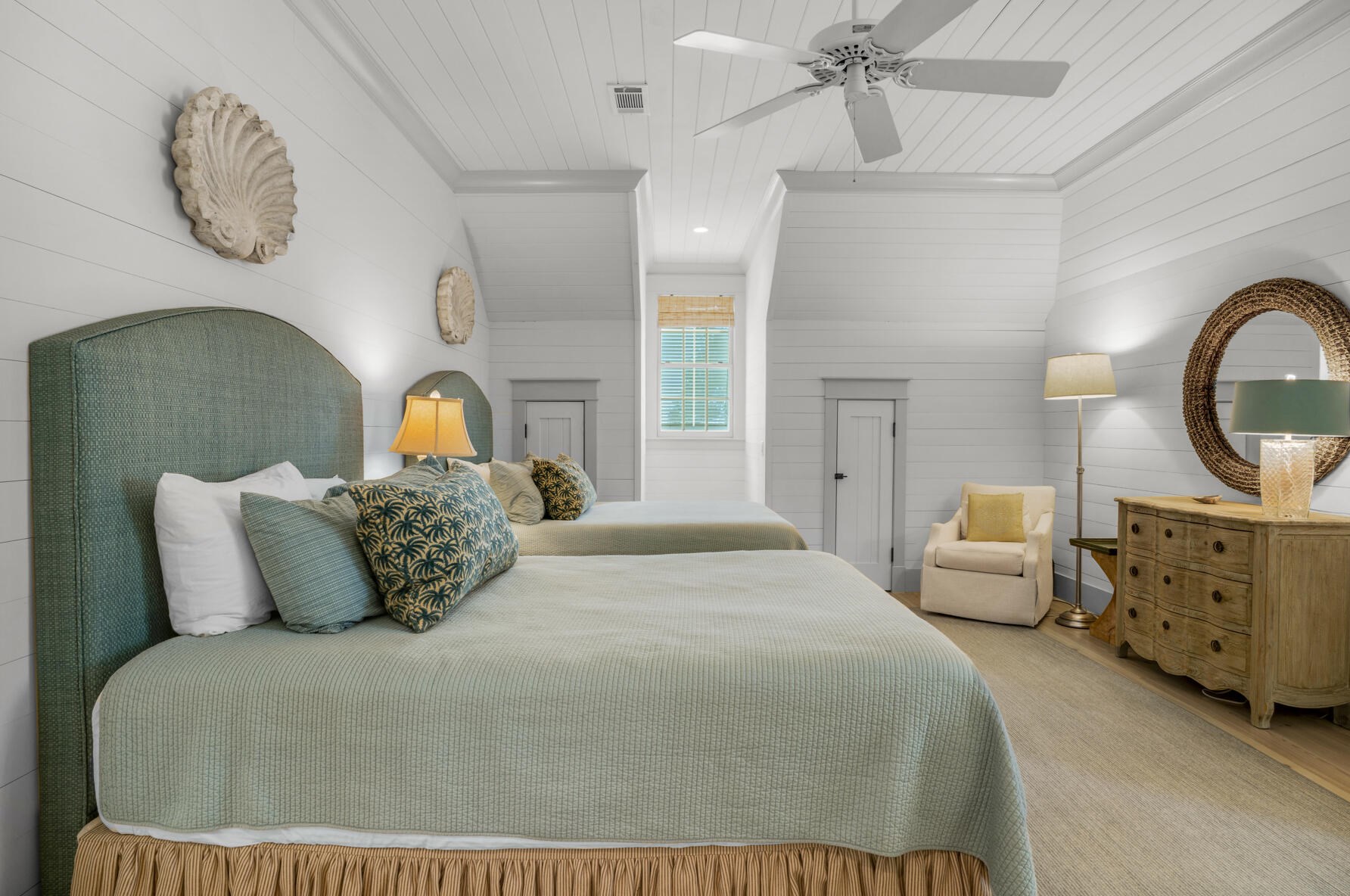 741 Miracle Strip Pkwy, Mary Esther FL  32569-1841 exterior