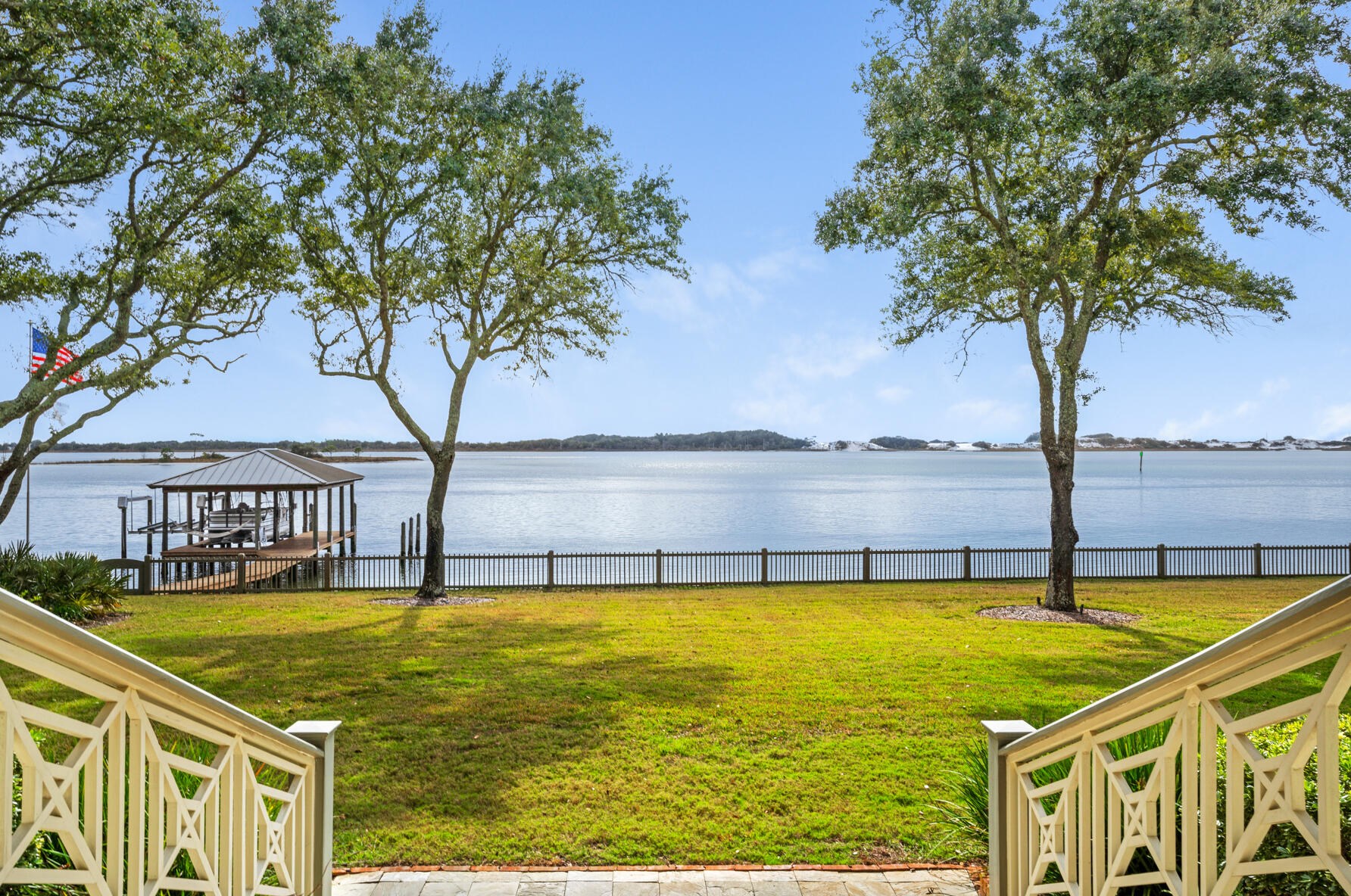 741 Miracle Strip Pkwy, Mary Esther FL  32569-1841 exterior