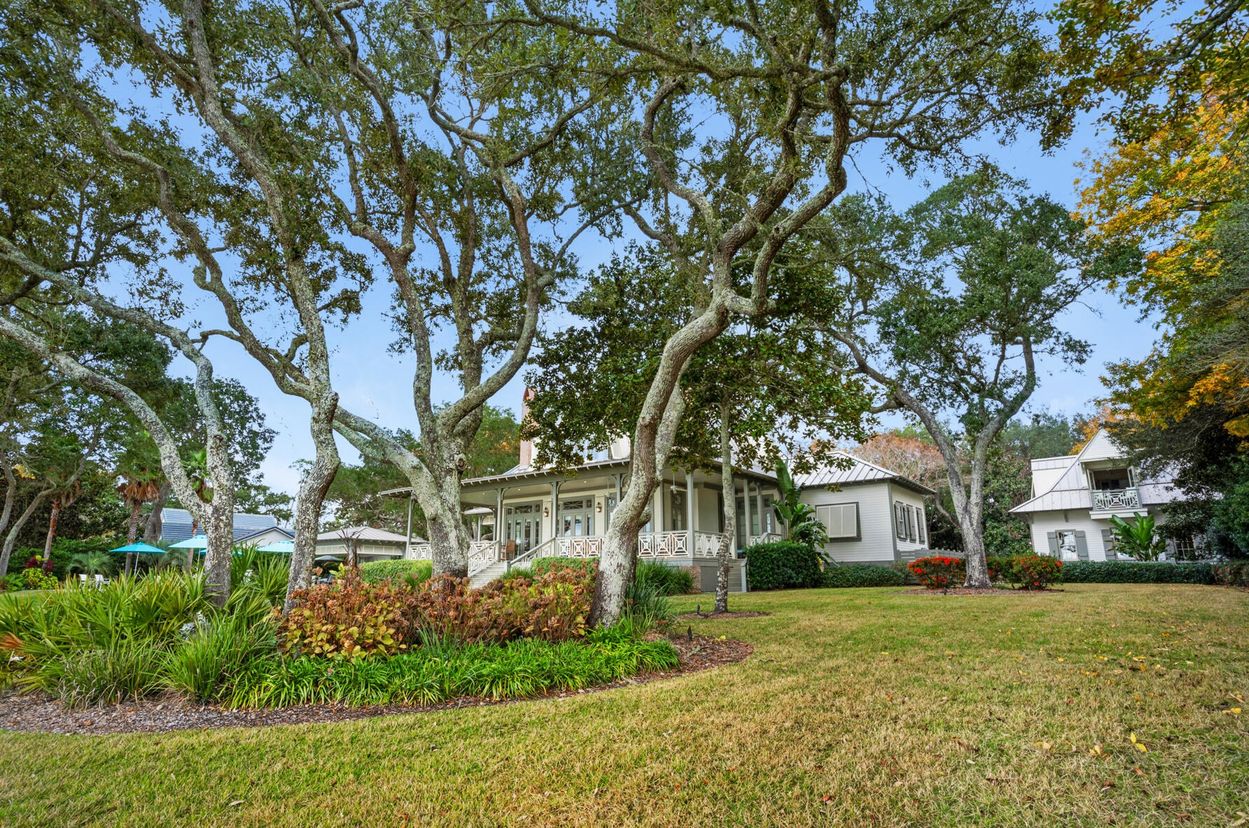 741 Miracle Strip Pkwy, Mary Esther FL  32569-1841 exterior