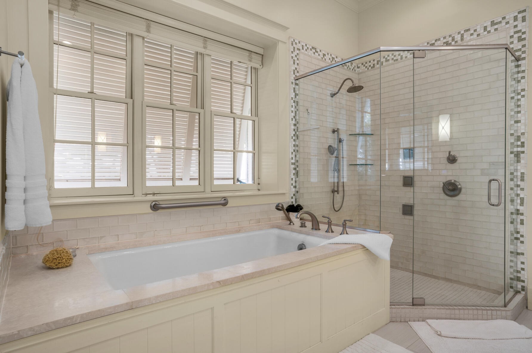 741 Miracle Strip Pkwy, Mary Esther FL  32569-1841 exterior