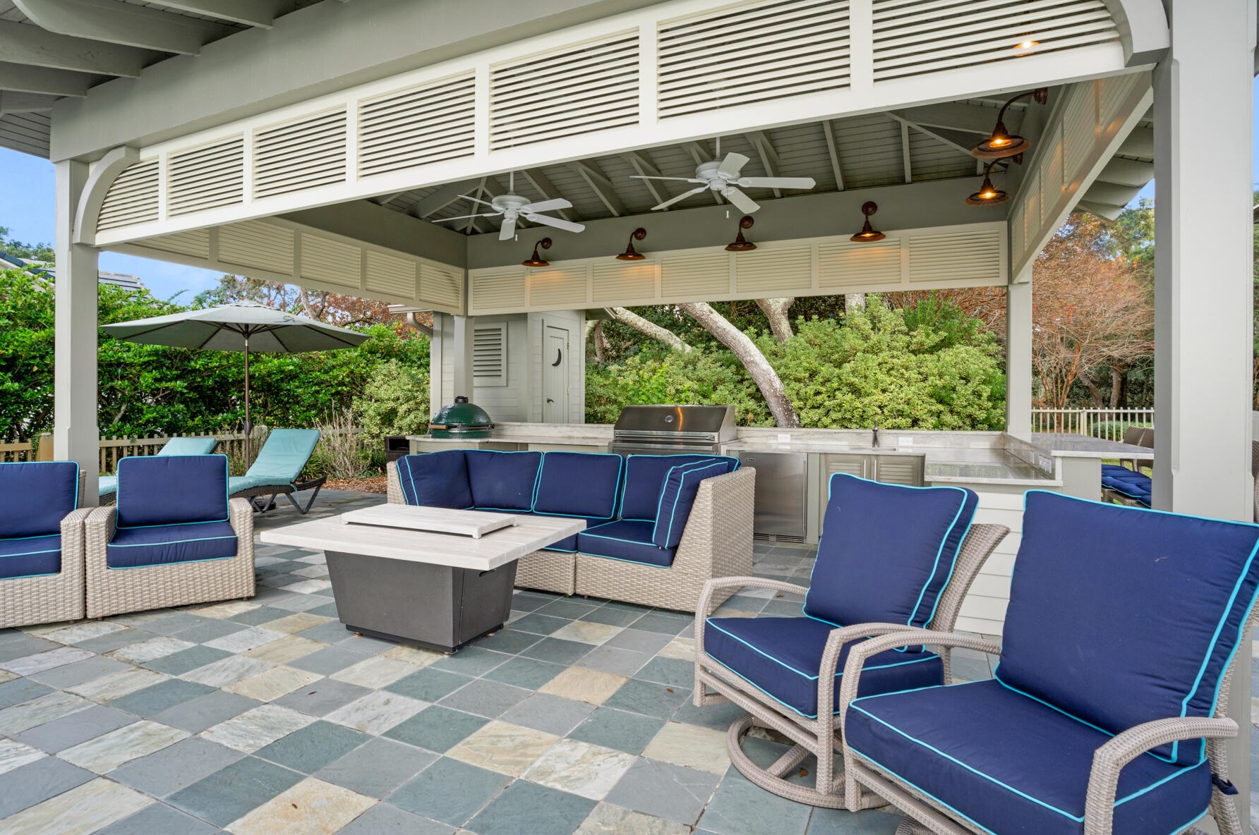 741 Miracle Strip Pkwy, Mary Esther FL  32569-1841 exterior