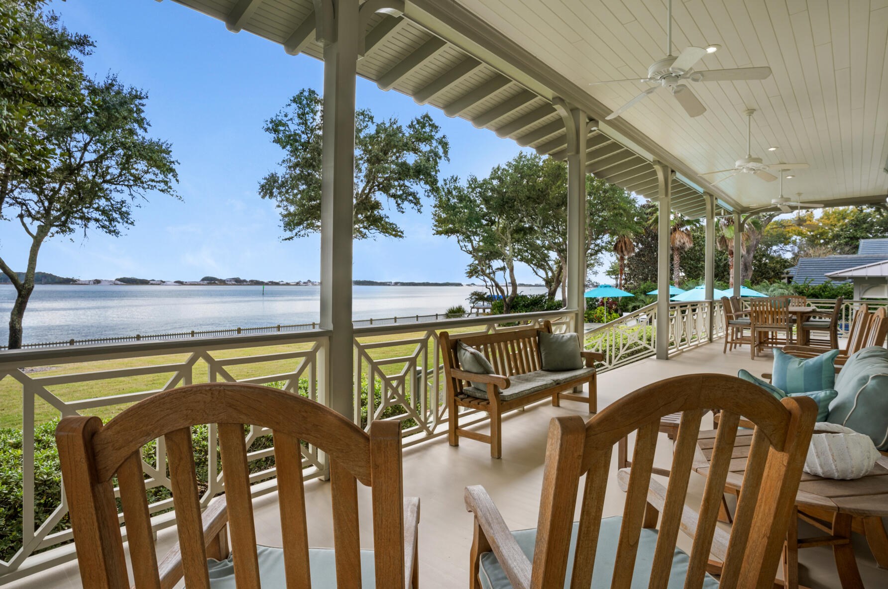 741 Miracle Strip Pkwy, Mary Esther FL  32569-1841 exterior