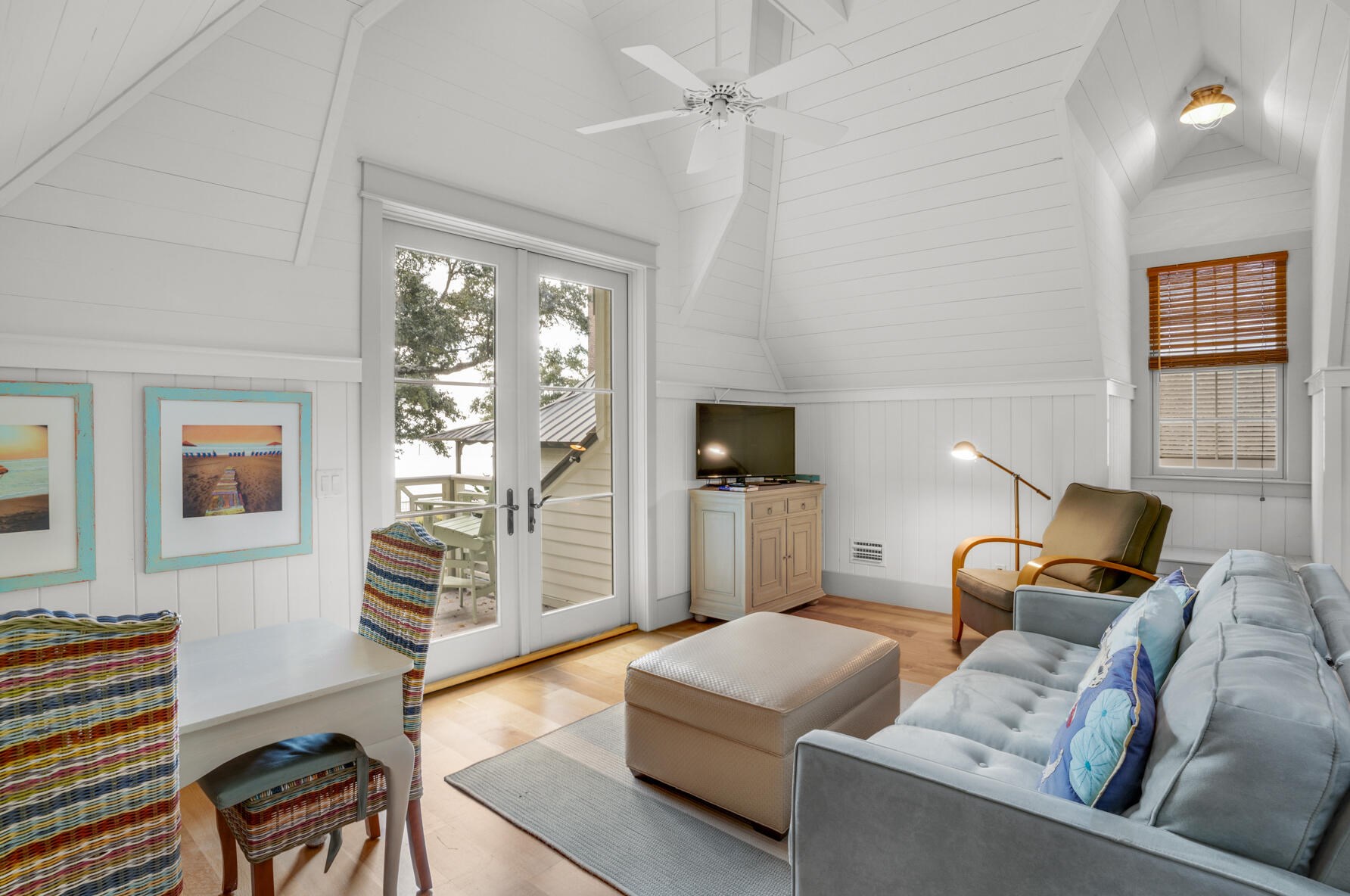 741 Miracle Strip Pkwy, Mary Esther FL  32569-1841 exterior