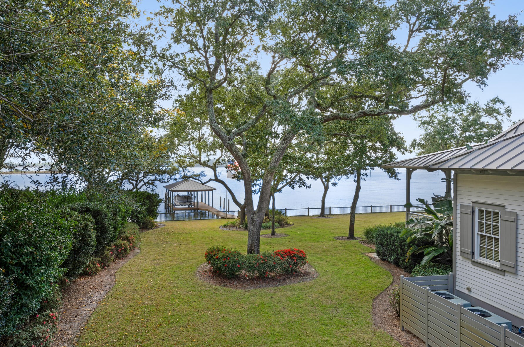 741 Miracle Strip Pkwy, Mary Esther FL  32569-1841 exterior