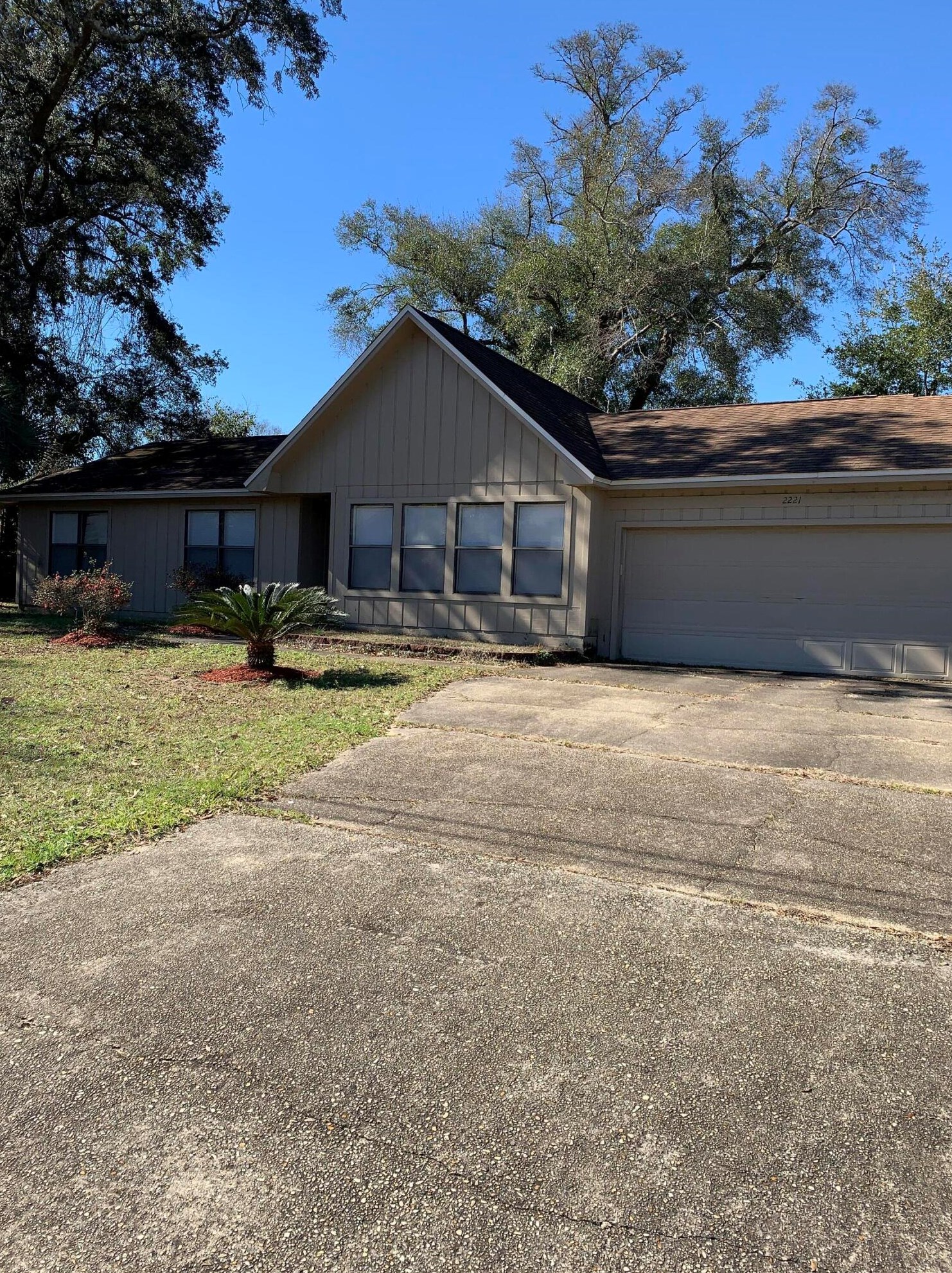 2221 Gloria Cir, Pensacola, FL 32514